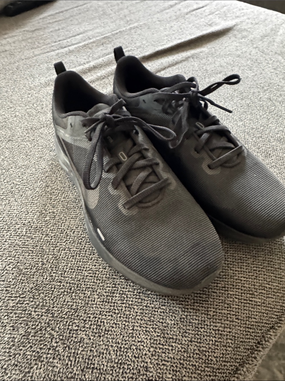 Nike Men's Black Mesh Lightweight Athletic Trainers